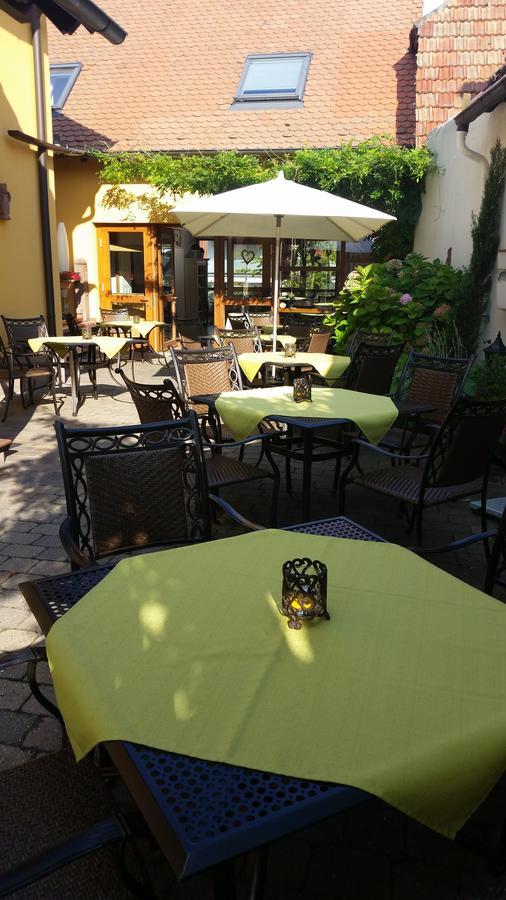 Ellenbergs Restaurant & Hotel Hessheim Esterno foto